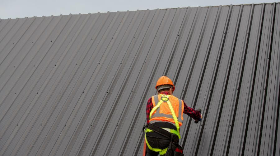 Professional gutter cleaning in Wymore, NE